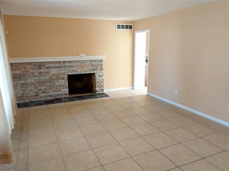 7251 Oakman Blvd — Photo 3