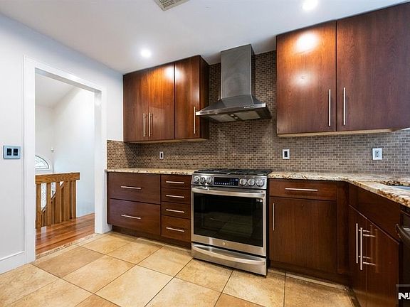 3rd image of 3 Antrim Rd