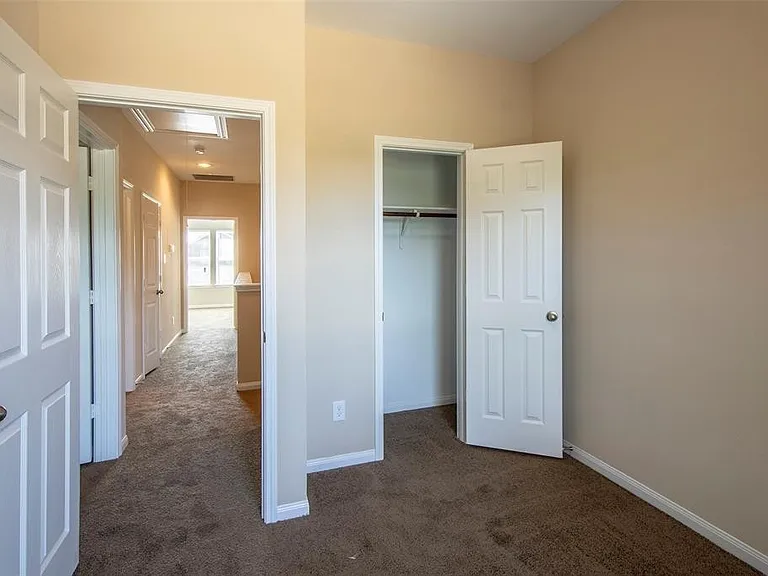8142 Cabot St — Photo 12