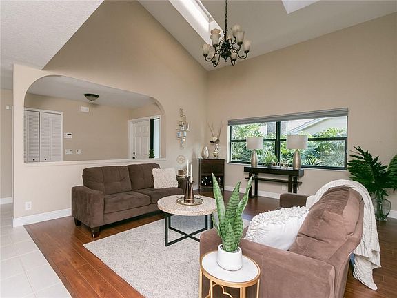 4th image of 3308 Lake Shore Drive #1