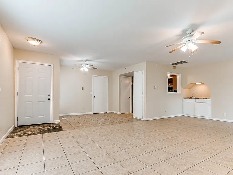 504 N Davis Ave — Photo 29