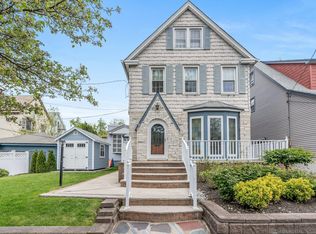 123 W 38th St, Bayonne, NJ 07002