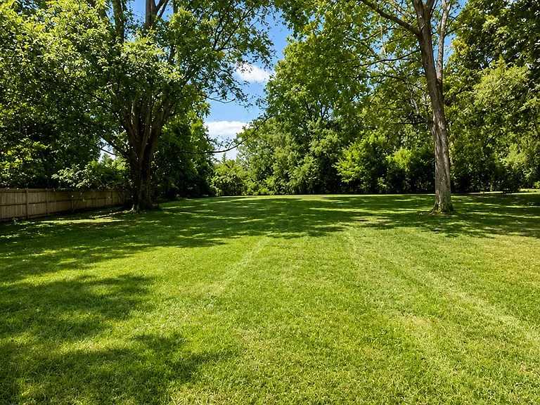 1915 Green Valley Dr — Photo 14