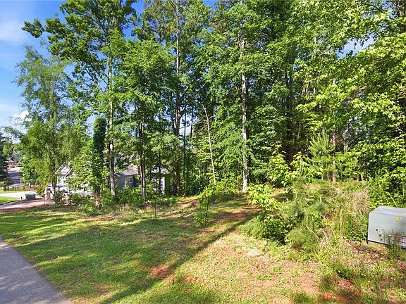 5th image of 2202 Retreat Pointe Rd