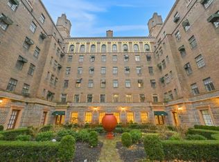 160 Middle Neck Rd APT 4C, Great Neck, NY 11021