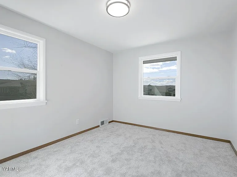 6315 Summitview Ave — Photo 12