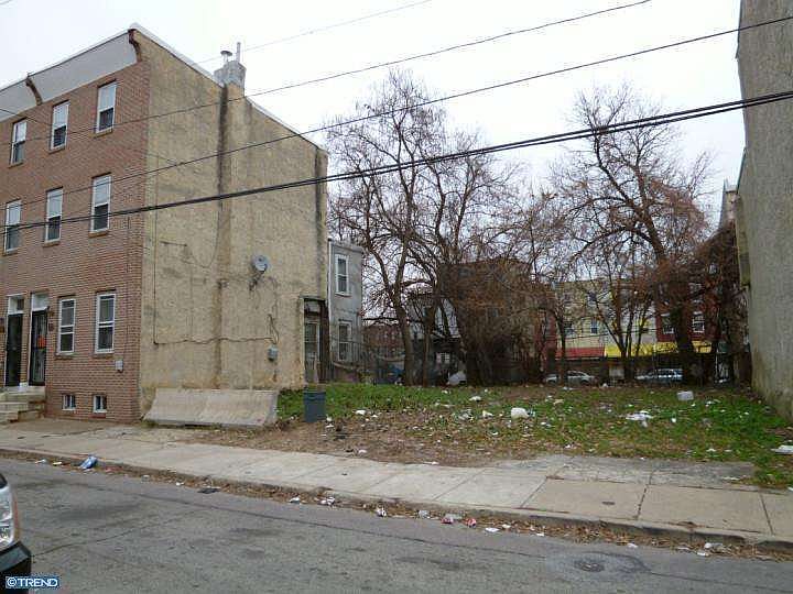 2nd image of 2027 N Lambert St