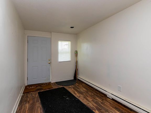 2nd image of 33 Eastside Lane #5