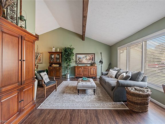 3rd image of 20457 Sandalwood Ln
