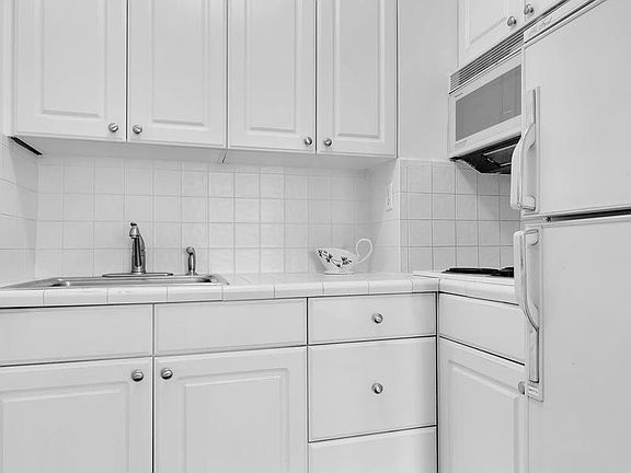 5th image of 25 Tudor City Pl APT 1220