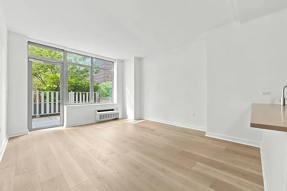 81 Fleet Place — Photo 2