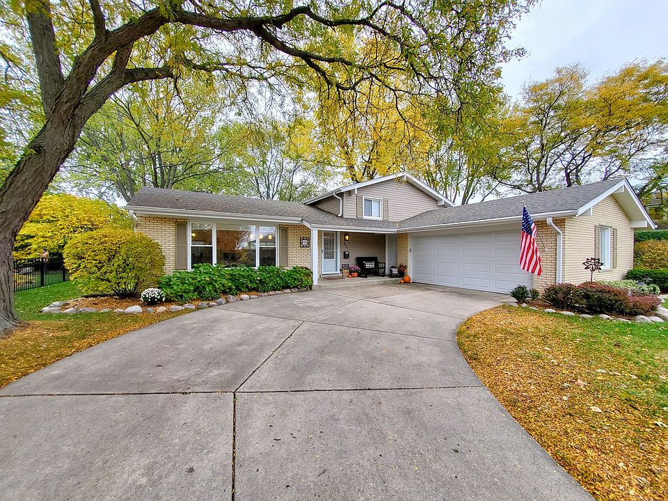 1st image of 857 N Crestview Dr