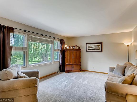 4th image of 9830 Garden Ln
