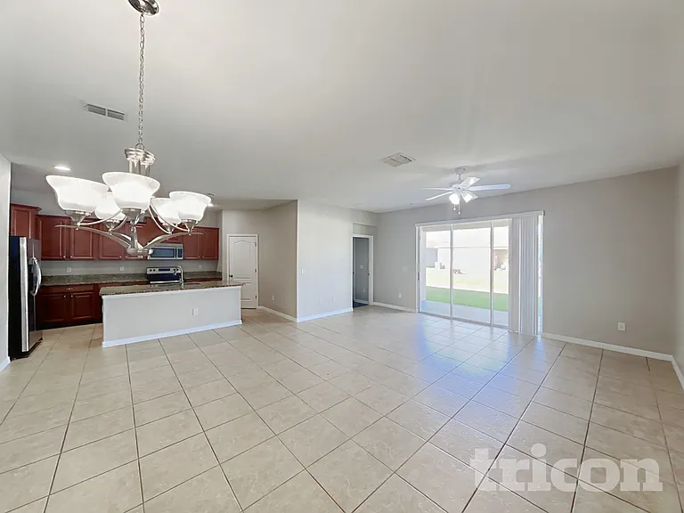 1821 Penrith Loop — Photo 3