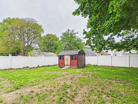 5th image of 852 Clay Street