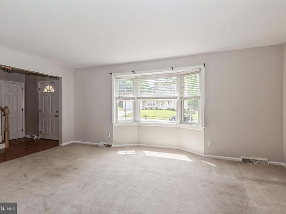 5th image of 546 Cabot Dr