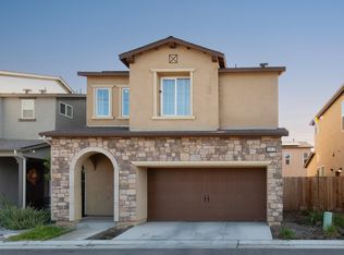 6312 N Santa Lucia Way, Fresno, CA 93722