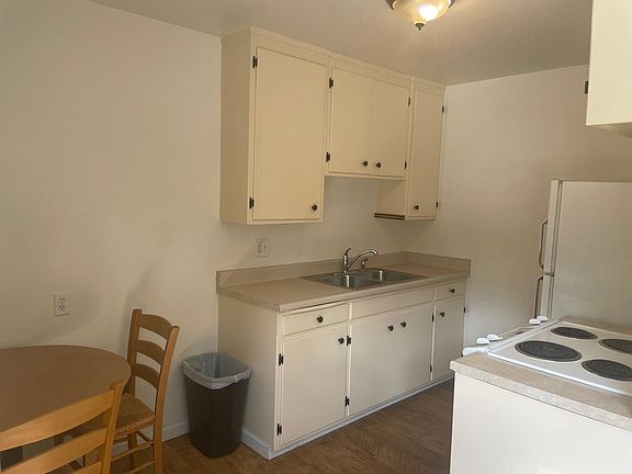 2nd image of 1041 Winnemucca Ave APT 3