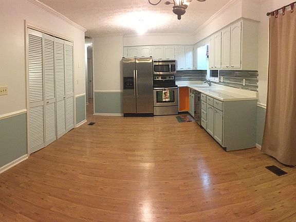 5th image of 18915 Crestview Ct
