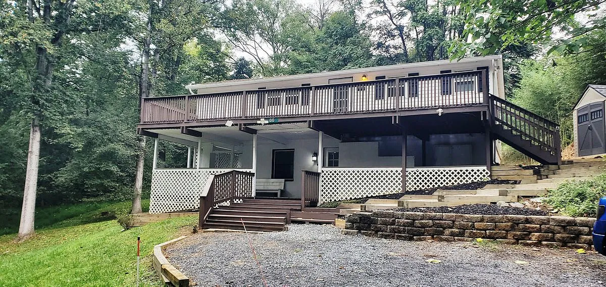 3 bed, 2.0 bath, 1512 sqft, $2,250 — Photo 1