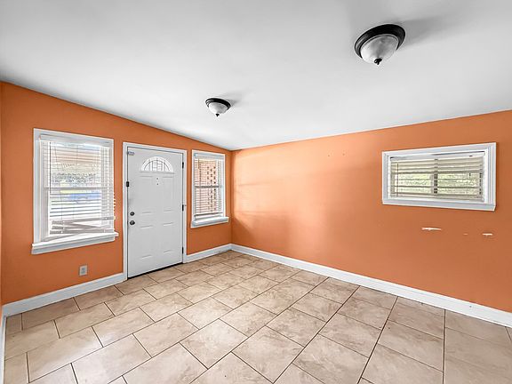4th image of 2451 Mesa St