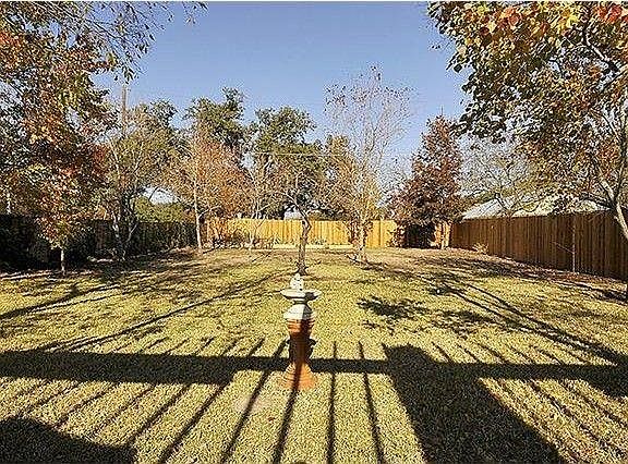 3rd image of 7172 Ridge Oak Rd