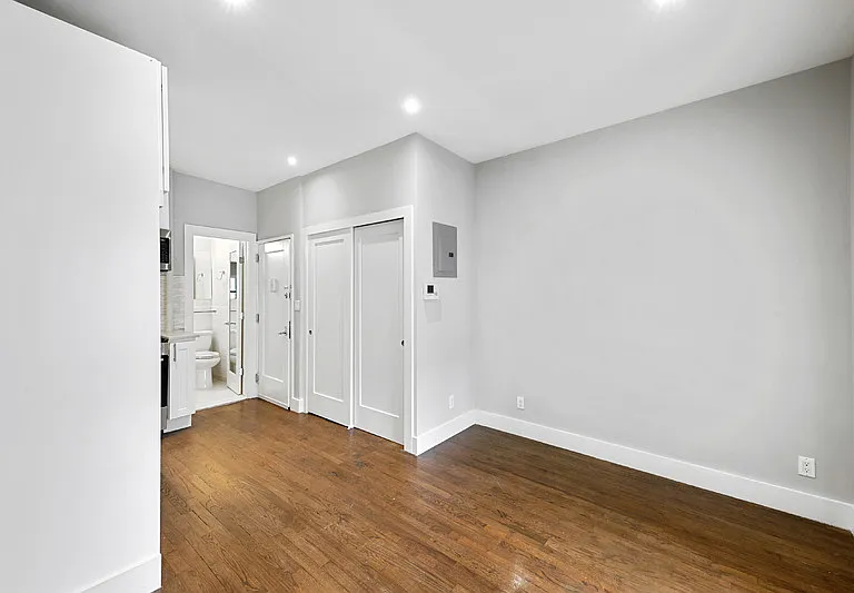 518 E 88th St #4B — Photo 2
