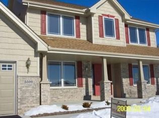 5599 Waters Bend Dr, Belvidere, IL 61008