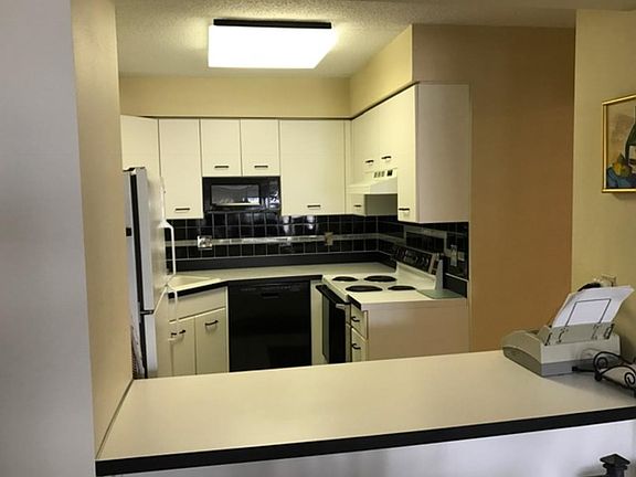 2nd image of 1704 N Park Dr APT 614