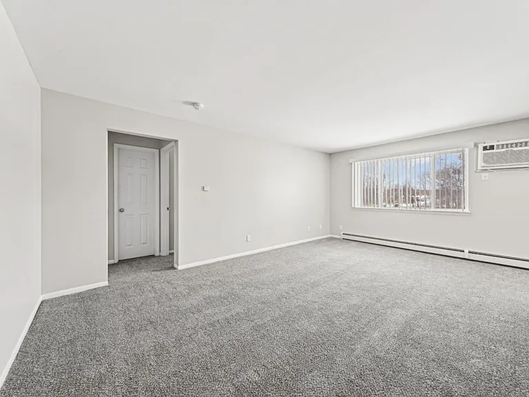 Williamsburg Apartments — Photo 30
