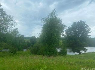 348 River Pointe Pkwy, Kingsford, MI 49802