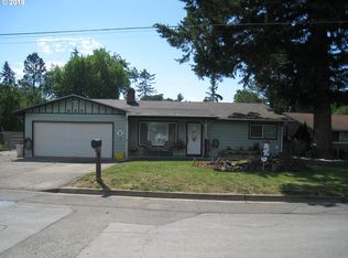 635 N 11th St, Cottage Grove, OR 97424