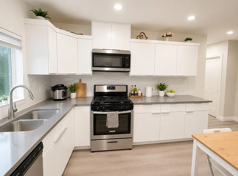 5 bed, 300 sqft, $900 — Photo 3
