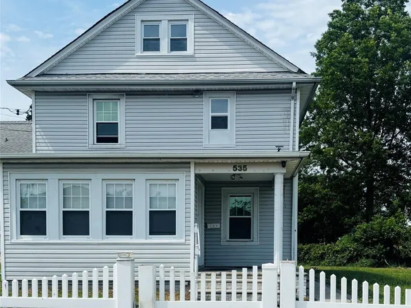 535 Cross Street, Westbury, NY 11590