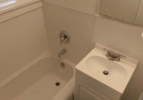 5th image of 322 S 29th St APT 5