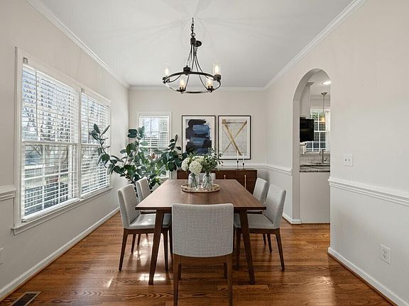 3rd image of 1617 Heritage Garden St