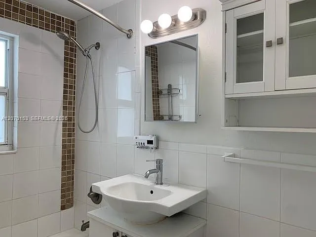7207 Bay Dr #23 — Photo 6