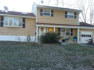 15 Appleton Ter, Old Bridge, NJ 08857