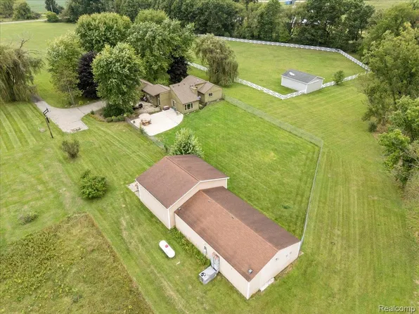 15681 Arnold Rd, Gregory, MI 48137