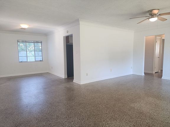 3rd image of 1319 Royal Palm Dr S