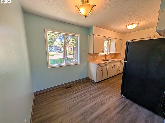4th image of 407 G Ave
