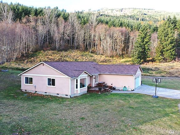 5th image of 108 Dougfir Ln