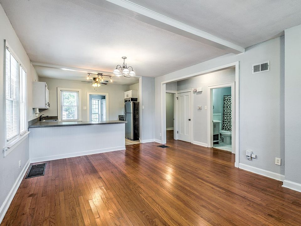 1st image of 410 Dorchester Pl