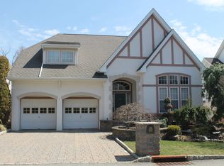 8 Boulder Run, Oakland, NJ 07436