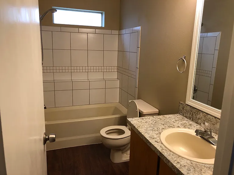 16423 NE Russell St #16423 — Photo 6