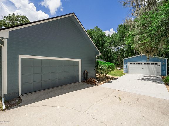 5th image of 17342 Elsinore Dr