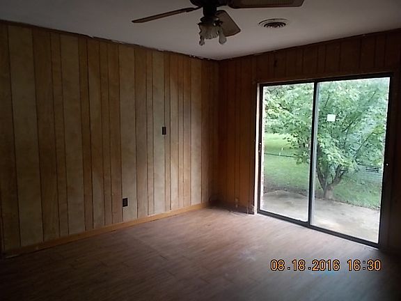 3rd image of 912 N Monroe Ave