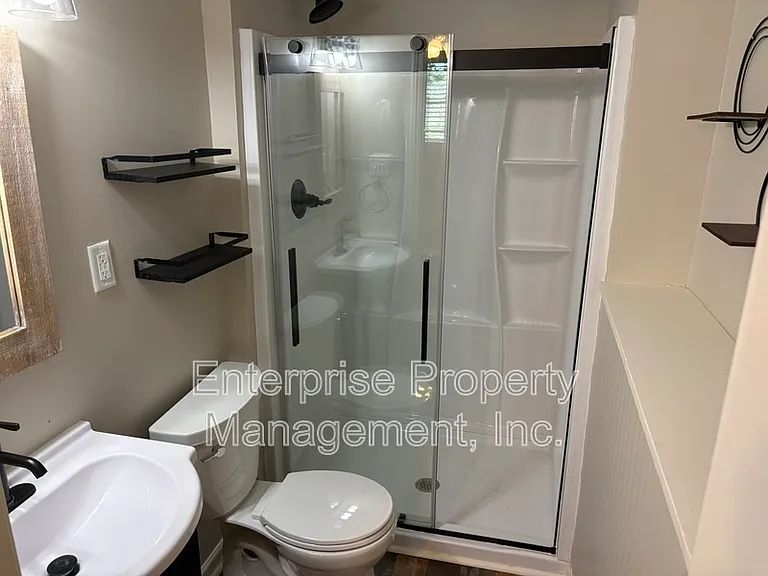 6843 Autumnhill Ln — Photo 35
