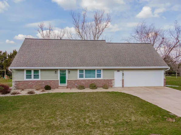 118 Boulder Dr, Gridley, IL 61744