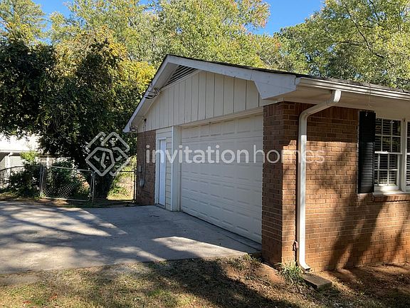 2nd image of 3264 Foxwood Trl SE